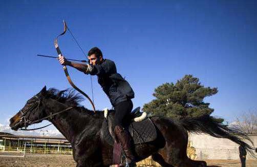 کمانگیری روی اسب در شیراز | باشگاه سوارکاری ماهان